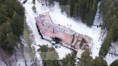 Вижте кадри на опожарената хижа "Петрохан" след тройното убийство (ВИДЕО)