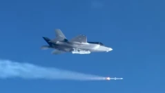 САЩ увеличават драстично производството на ракети AIM-120 AMRAAM