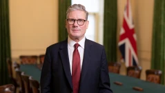 Още една оставка в кабинета на Киър Стармър заради скандала с Епстийн