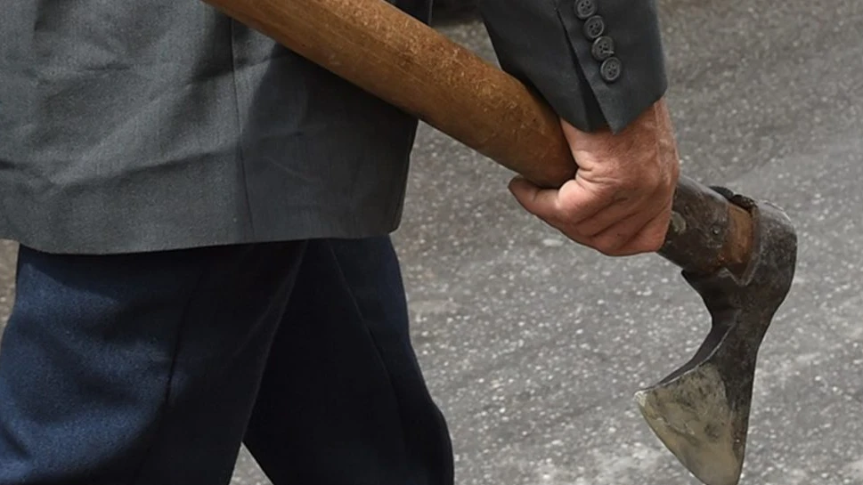 Седемдесет и две годишен мъж украинец е убил с брадва