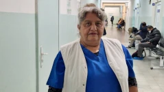 Наградиха с грамота санитарката Йорданка, която два пъти намира пари и ги връща