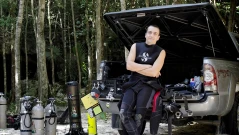 "Гуру" Калушев гостувал на децата в училище "Космос", където учил и убития Александър