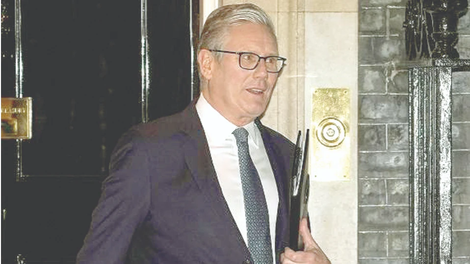 За Даунинг стрийт се готвят лявата Анджела Рейнър и десният