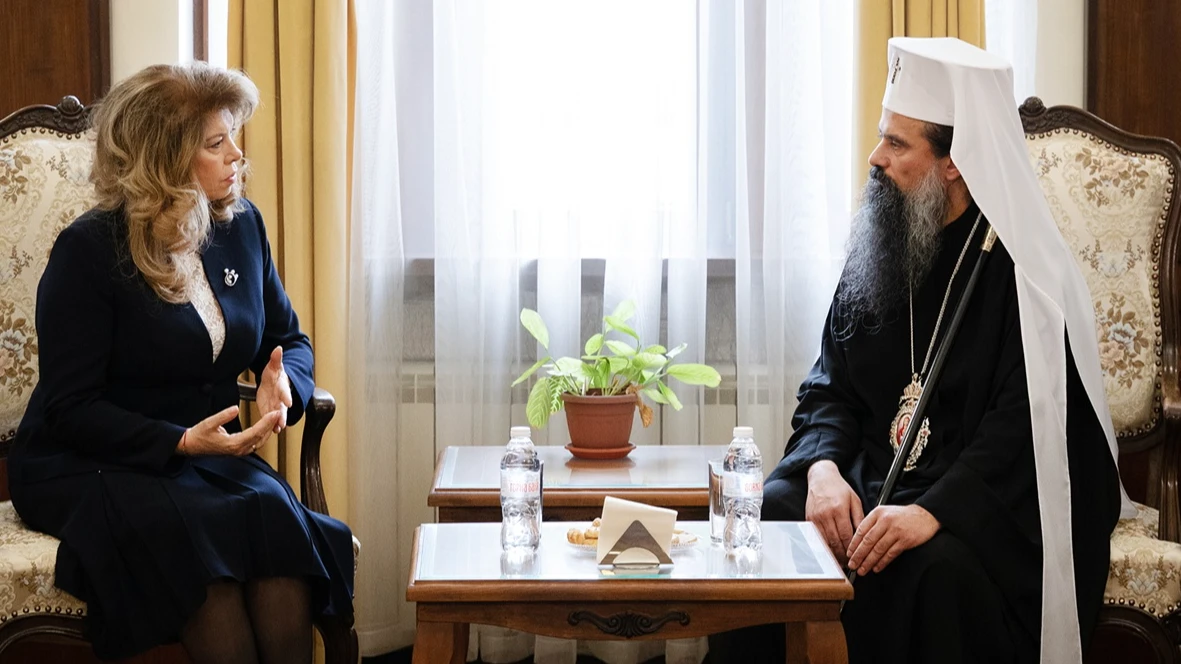 Негово Светейшество Даниил подари на държавния глава икона на св