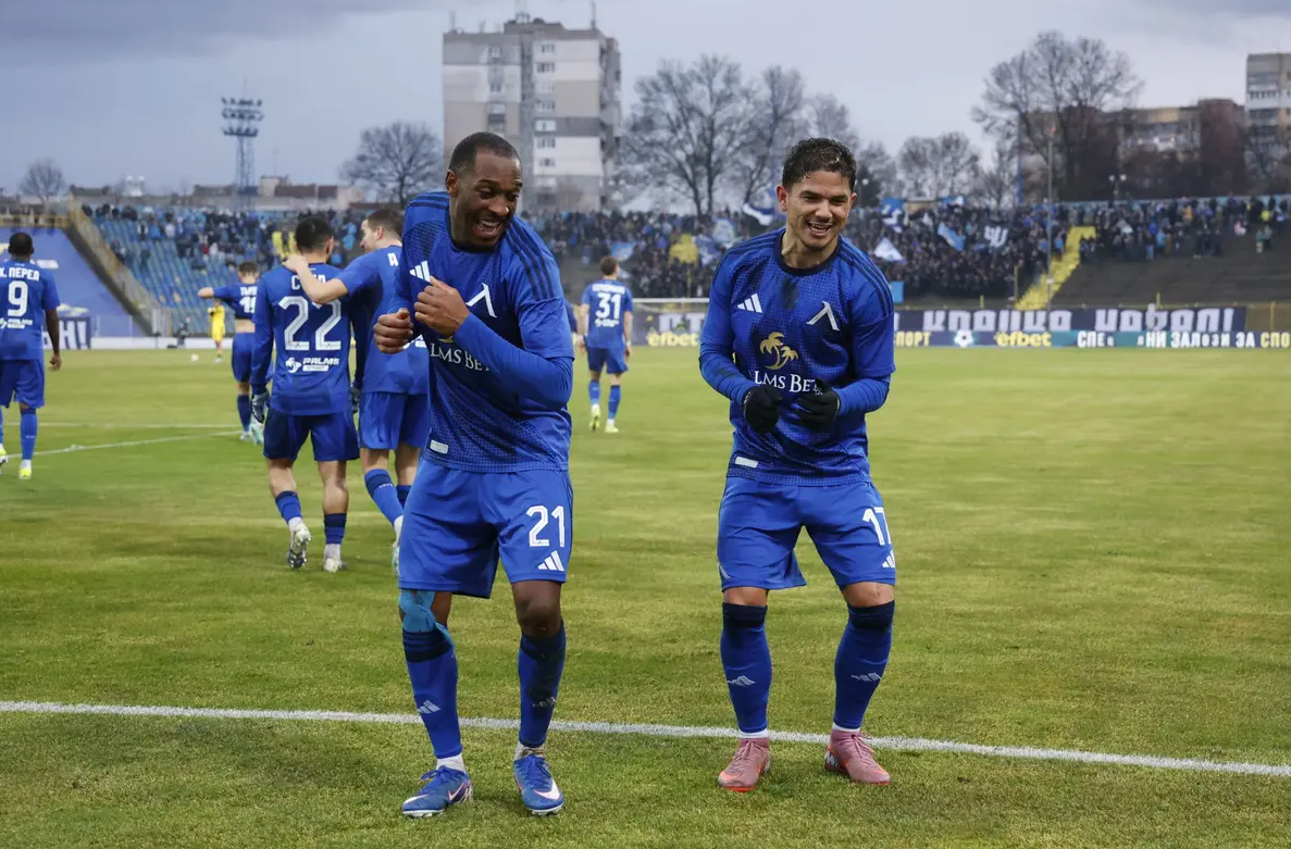 Левски превъзмогна трудния старт на годината белязан с две поредни