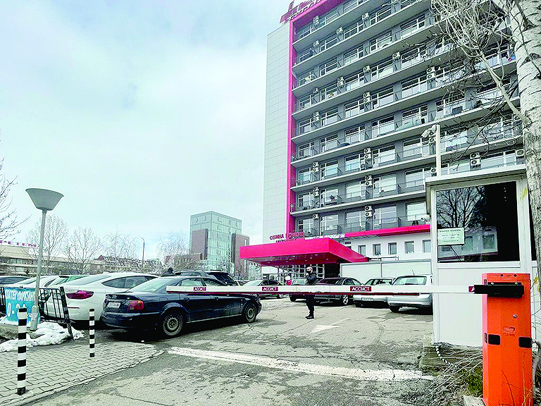 Въвежда се стриктен пропусквателен режимБолница Н И Пирогов въвежда нов