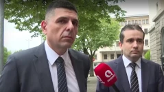 Докато България гори от проблеми, ДБ се зае с ЛГБТ темите в училище
