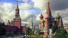 Москва засилва защитата си с прехвърляне на ПВО системи с хеликоптери