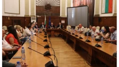 Държавата ще защитава земеделците при всеки сигнал за натиск от търговци, заяви министър Абровски