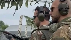 Братята Тейт, пременени в униформи, преминаха военно обучение в руската армия  (ВИДЕО)