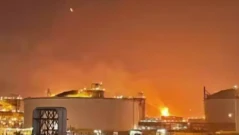 Мощен взрив в газов завод в Катар: 54 ранени, 18 души се издирват (ВИДЕО)
