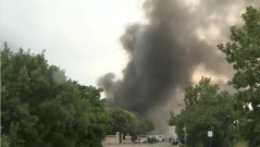 Продължава гасенето на големия пожар в халета за преработка на пластмаса в София