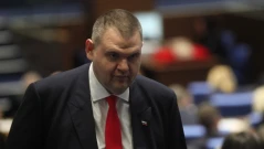 Фабриката за внушения: Трите опорни точки на задкулисието срещу Пеевски