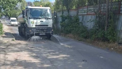 Столичната община мие ул. „Житница“ след пожара в кв. „Факултета“
