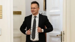 Китайци изкушиха унгареца Петер Сиярто с предложение, на което не можа да устои