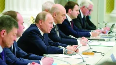 Путин погна руските олигарси за пари