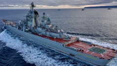 Най-големият боен кораб в света получава „летящ радар“ и мощна защита от С-400