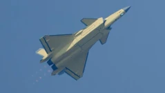 Китай разположи стелт изтребители J-20 в стратегическа база край Индия