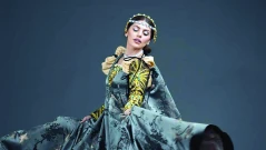 Михаела Филева като Кралицата за „Сцена на вековете“