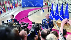 Париж в атака срещу избуяващия милитаризъм на Берлин