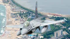 Вижте момента, в който румънски F-16 унищожава плаващ дрон в Черно море (ВИДЕО)