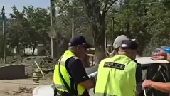 Задържаха жена при визитата на Радев в Струмяни, навлязла в журналистическа зона без да се идентифицира (ВИДЕО)