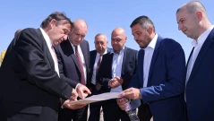 България час по-скоро се нуждае от магистрали, защото липсата им спъва цялостното ни икономическо развитие, каза Румен Радев