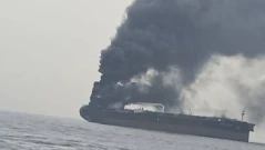 Няколко кораба горят след атаки в Персийския залив