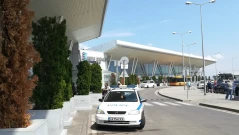 Задържаха двама чужденци с фалшиви визи на летището в София