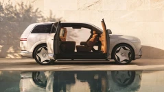 Genesis подгони Rolls-Royce