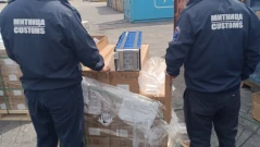 Двама митничари са обвиняеми за търговия с конфискувани на Капитан Андреево стоки-менте