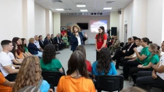 Два часа младежи от Русе дискутираха с президента важни за тях теми