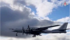 Руски бомбардировачи Ту-95МС патрулираха над Баренцово и Норвежко море (ВИДЕО)