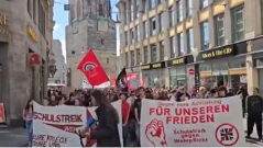 Десетки хиляди студенти протестират в Германия срещу задължителната военна служба (ВИДЕО)