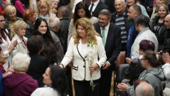 В нашата страна има много войнолюбци, аз ще работя за мир в Украйна, заяви Йотова