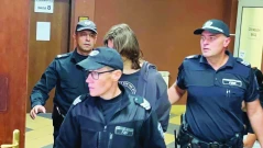 Осмокласникът, убил майка си, качил в Инстаграм снимки на трупа
