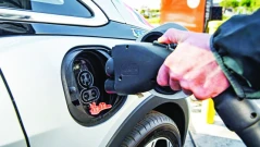 Продажбите на електрически автомобили нараснаха два пъти