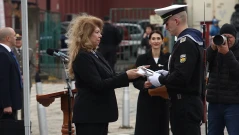 Президентът Йотова връчи пагоните на първенеца от випуска в специалност „Медицинско осигуряване на Въоръжените сили“ на ВМА (СНИМКИ)