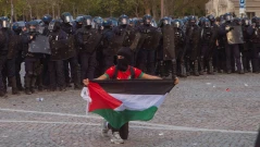 Франция мобилизира 70 000 полицаи за протестите утре