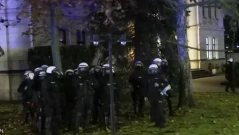 Напрежение около Конституционния трибунал във Варшава: Полицията влезе в сградата на съда (ВИДЕО)